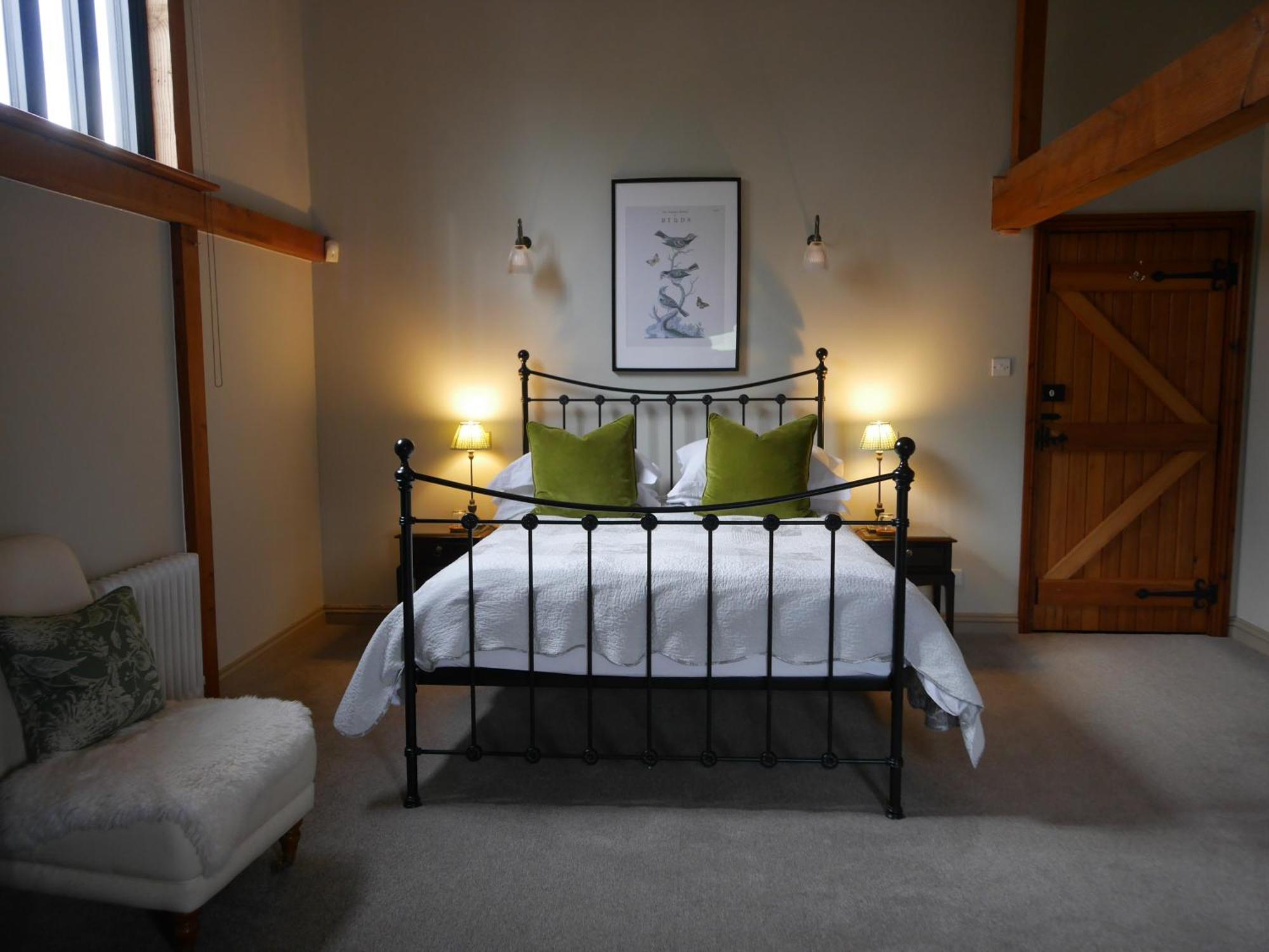 North Downs Barn Bed and Breakfast Rochester  Eksteriør billede